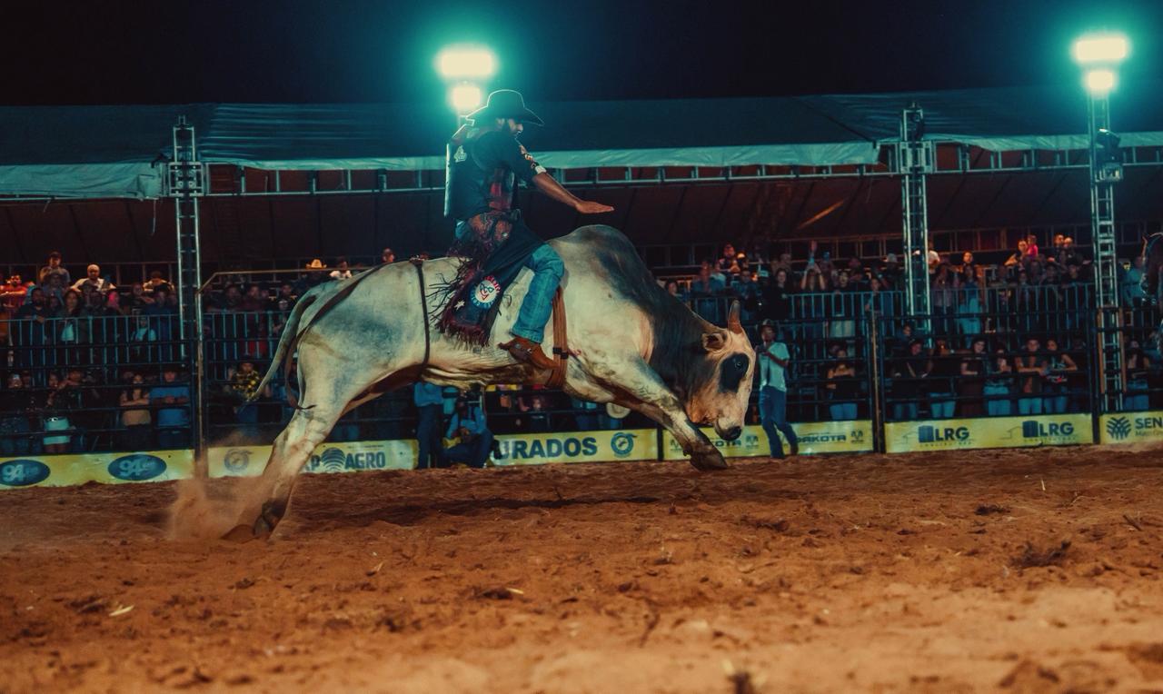 Sucesso na Expoagro 41ª Festa do Peão de Boiadeiro abre com grande público - Expoagro Dourados MS